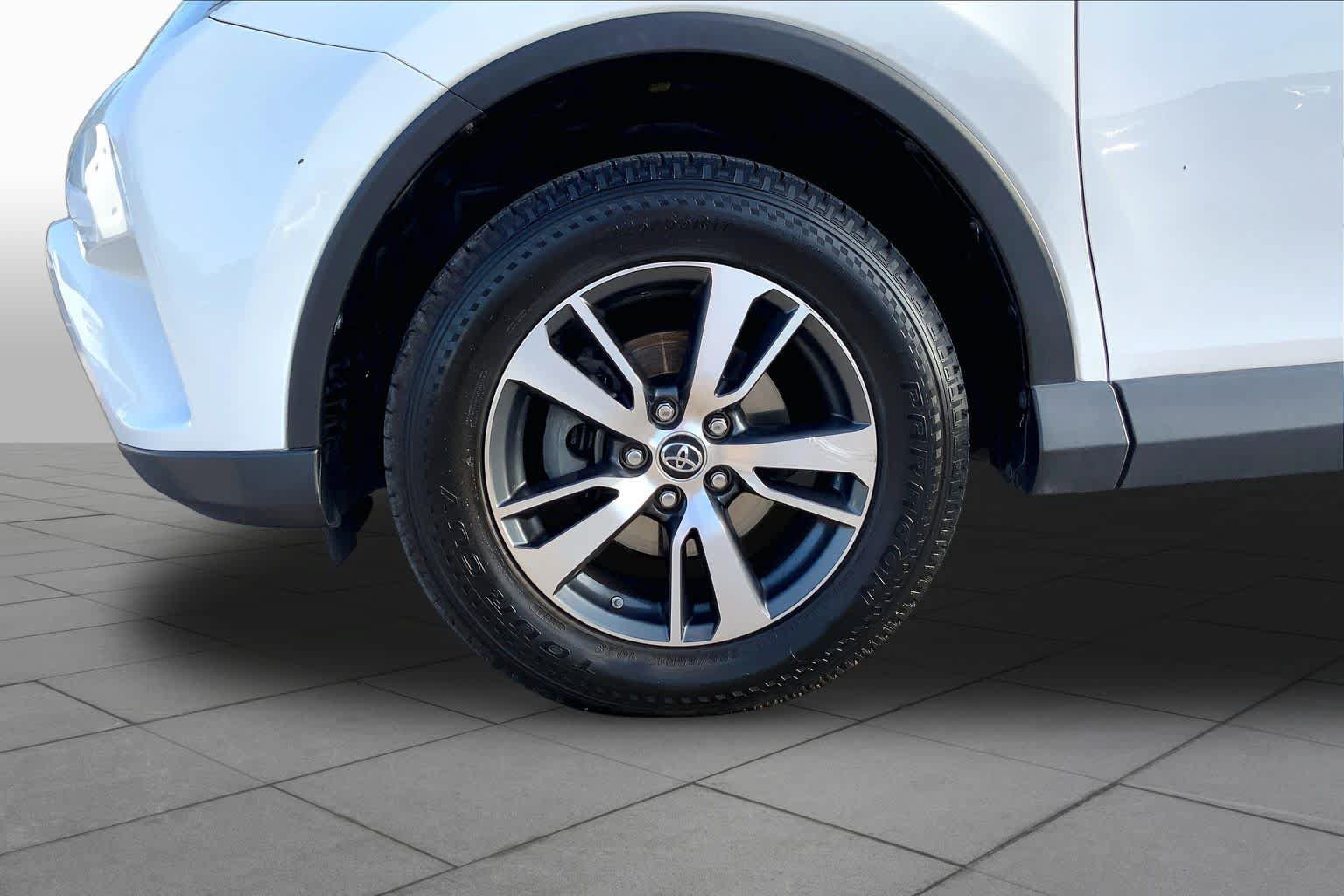 Used 2016 Toyota RAV4 XLE FWD image 10