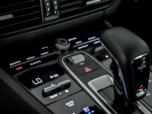 Used 2023 Porsche Cayenne GTS AWD/4WD image 39