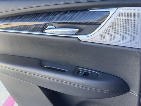 Used 2023 Cadillac XT6 Premium Luxury w/ Technology Package image 20