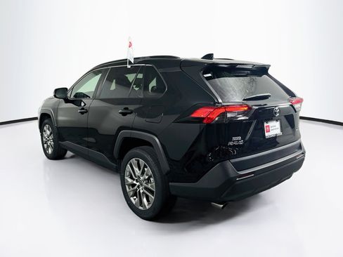 Used 2023 Toyota RAV4 XLE Premium FWD image 5