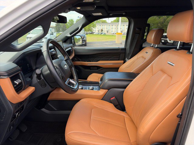 Used 2024 Ford Expedition Max Platinum AWD/4WD image 9