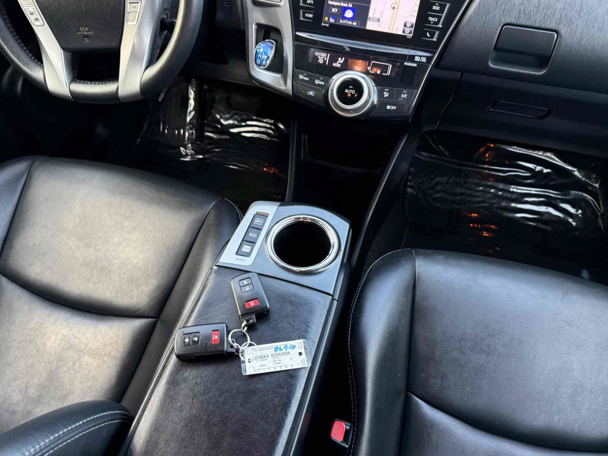 Used 2017 Toyota Prius V Four FWD image 62