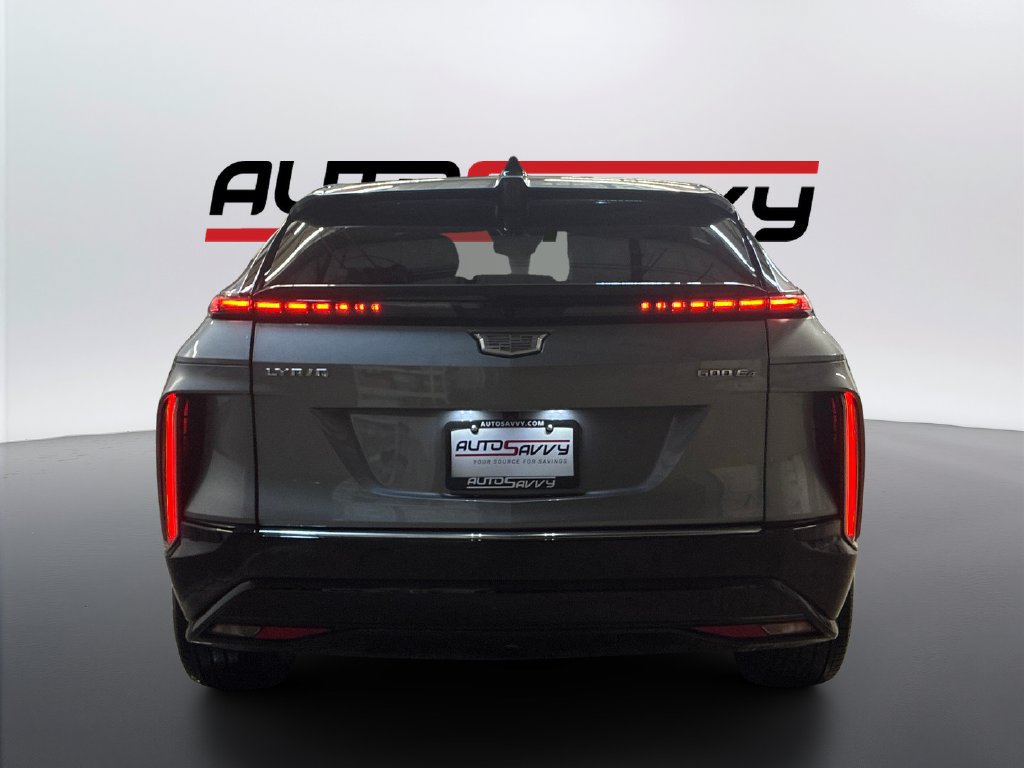 Used 2025 Cadillac Lyriq Luxury AWD/4WD image 6