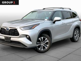 Used 2023 Toyota Highlander XLE AWD/4WD video 1