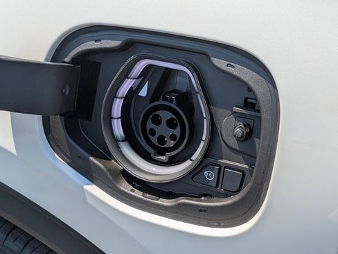 New 2025 Ford Escape SE w/ PHEV Premium Package image 12