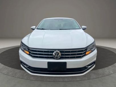 Used 2018 Volkswagen Passat 2.0T SE