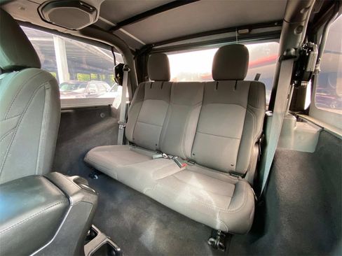 Used 2021 Jeep Wrangler Willys image 15