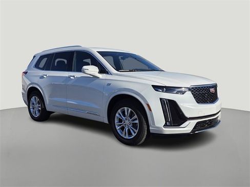 New 2025 Cadillac XT6 Luxury image 8