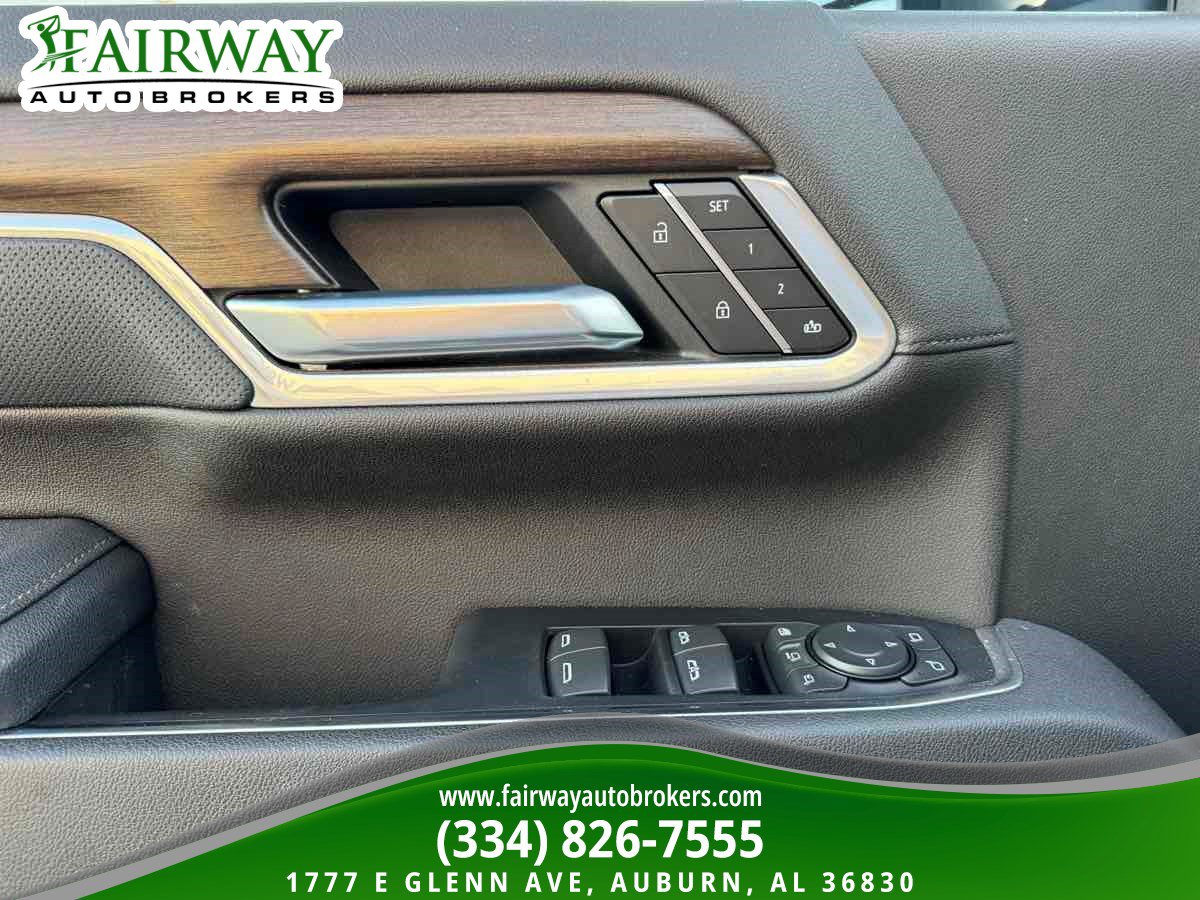 Used 2025 Chevrolet Silverado 2500 High Country w/ Technology Package AWD/4WD image 16