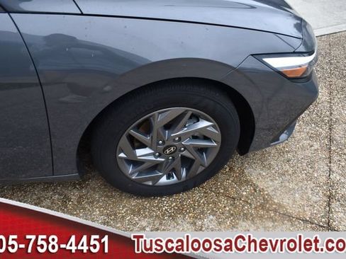 Used 2024 Hyundai Elantra SEL FWD image 12