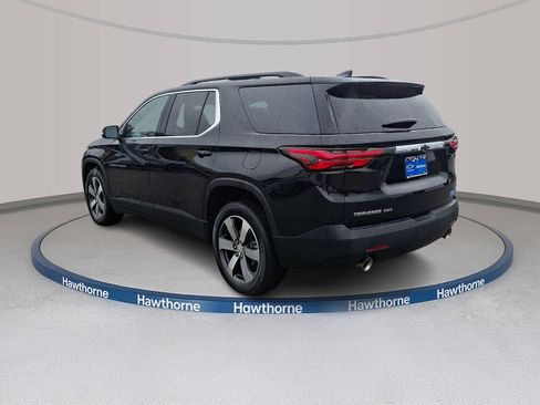 Used 2023 Chevrolet Traverse LT w/ LT Premium Package AWD/4WD image 4