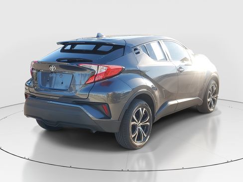 Used 2020 Toyota C-HR LE image 3