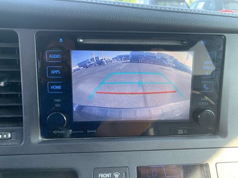 Used 2017 Toyota Sienna XLE w/ XLE Navigation Package AWD/4WD image 22