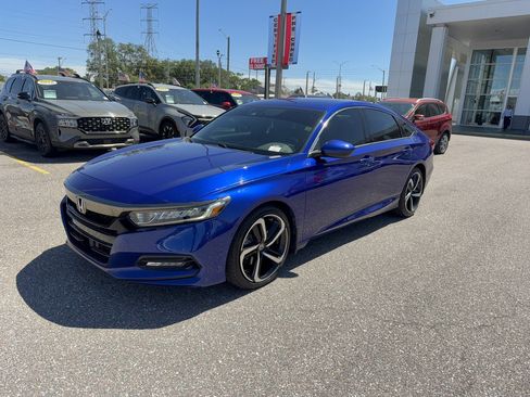 Used 2018 Honda Accord Sport image 2