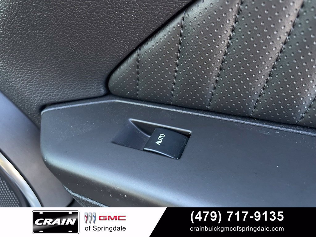 Used 2011 Ford Mustang Shelby GT500 w/ Electronics Pkg RWD image 27