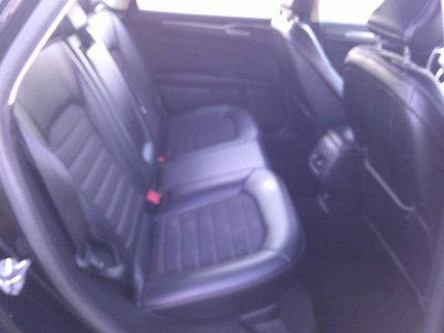 Used 2017 Ford Fusion SE w/ Equipment Group 201A image 17