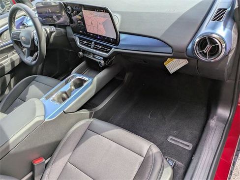 New 2026 Chevrolet Equinox EV LT image 28