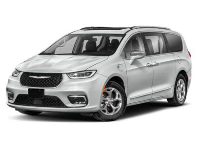Certified 2021 Chrysler Pacifica Touring-L w/ Uconnect Theater Family Group
