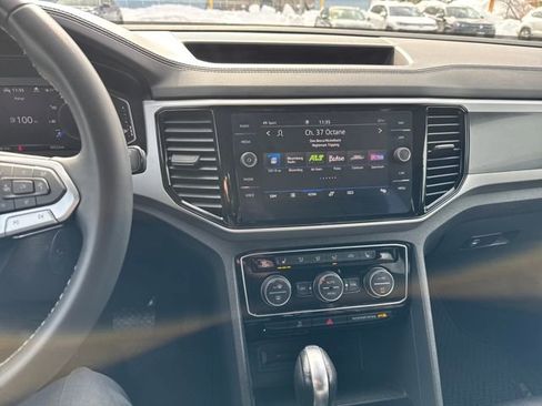 Certified 2022 Volkswagen Atlas Cross Sport SEL image 24