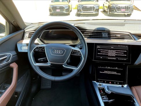 Used 2024 Audi Q8 e-tron Premium Plus w/ Premium Plus Package AWD/4WD image 8