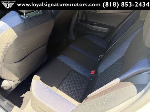 Used 2021 Toyota C-HR XLE FWD image 13