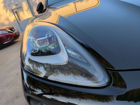 Used 2021 Porsche Cayenne Coupe image 6