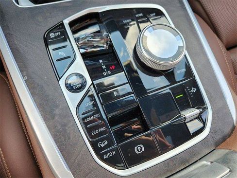 Used 2024 BMW X7 xDrive40i w/ Executive Package image 19