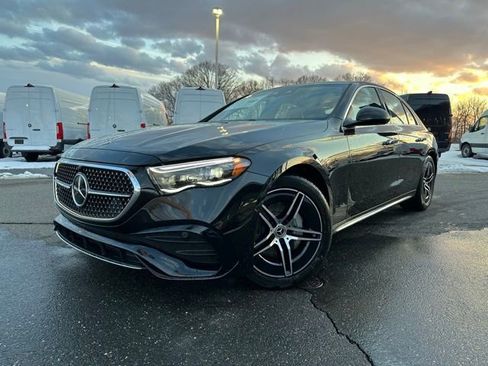 New 2026 Mercedes-Benz E 350 4MATIC Sedan image 3