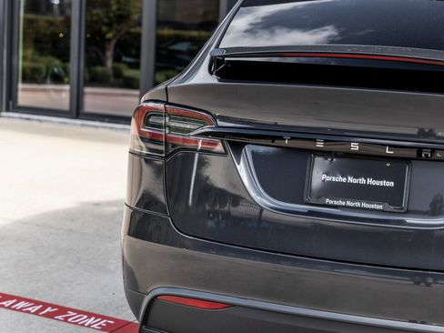 Used 2025 Tesla Model X AWD/4WD image 9