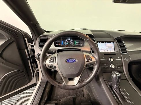 Used 2017 Ford Taurus SEL w/ Equipment Group 201A FWD image 2