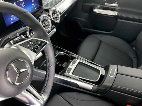 New 2026 Mercedes-Benz GLB 250 4MATIC image 8