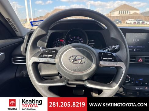 Used 2023 Hyundai Elantra SEL image 15