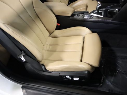 Used 2018 BMW M4 Convertible image 64
