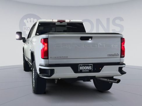 Used 2024 Chevrolet Silverado 2500 High Country w/ Technology Package AWD/4WD image 10
