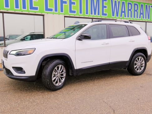 Used 2022 Jeep Cherokee Latitude Lux w/ Sun & Sound Group image 2
