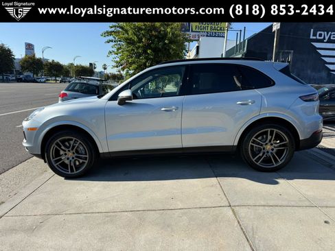 Used 2021 Porsche Cayenne AWD/4WD image 4