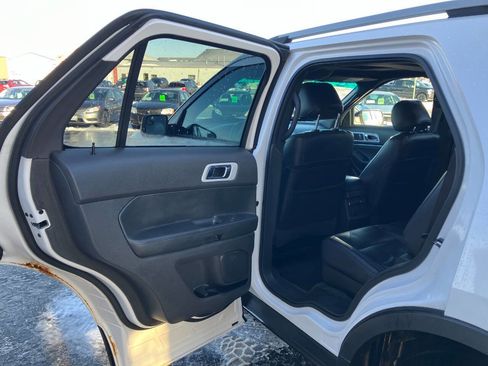 Used 2013 Ford Explorer XLT image 11