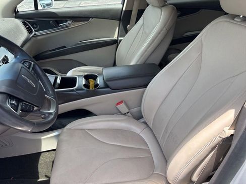 Used 2019 Lincoln Nautilus Reserve FWD image 11