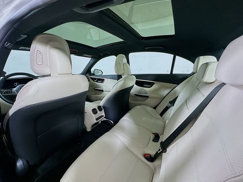 Used 2023 Mercedes-Benz C 300 4MATIC Sedan image 13