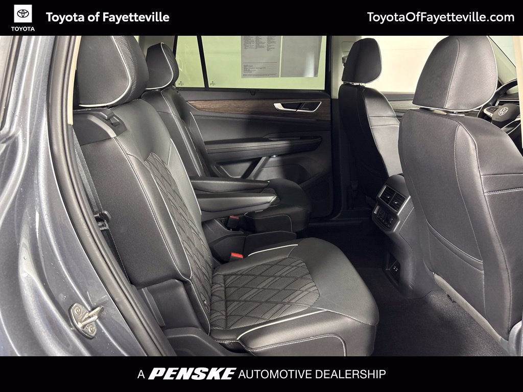 Used 2025 Volkswagen Atlas SEL Premium R-Line AWD/4WD image 9