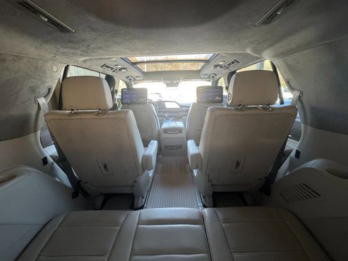 Used 2022 Cadillac Escalade Sport Platinum w/ LPO, ONYX Package image 59