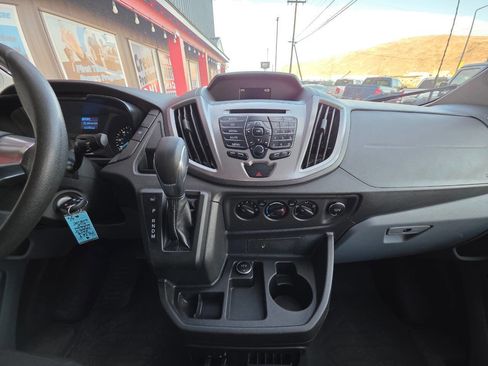Used 2019 Ford Transit 150 XLT image 4