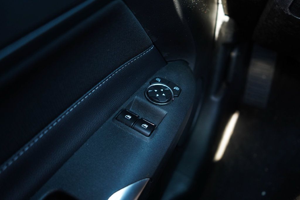 Used 2020 Ford Mustang Coupe RWD image 30