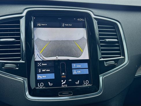 Used 2018 Volvo XC90 T6 Momentum w/ Convenience Package AWD/4WD image 10