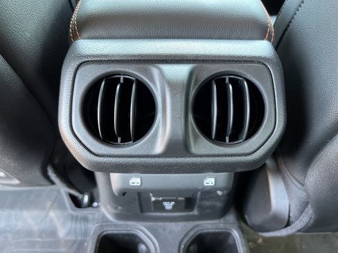 Used 2023 Jeep Gladiator Mojave w/ LED Lighting Group AWD/4WD image 39