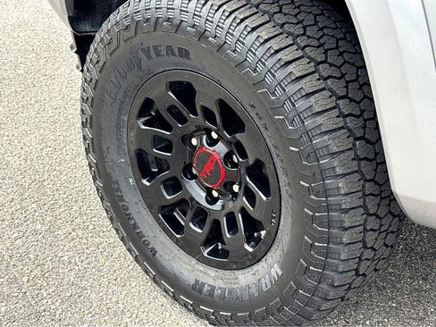 Used 2021 Toyota Tacoma SR5 RWD image 18