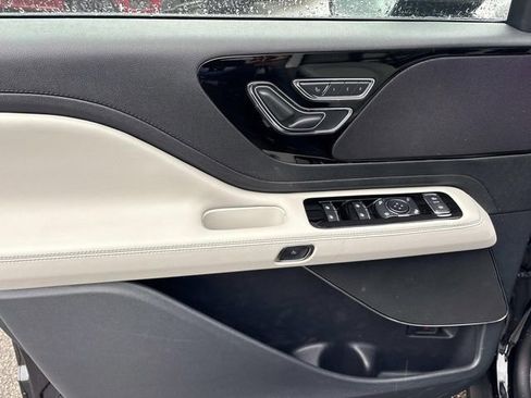 New 2026 Lincoln Aviator AWD w/ Jet Appearance Package image 21