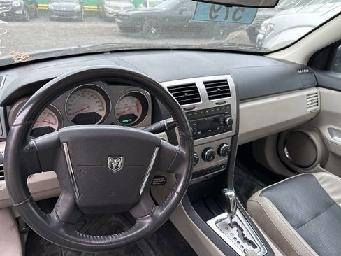 Used 2009 Dodge Avenger R/T image 4