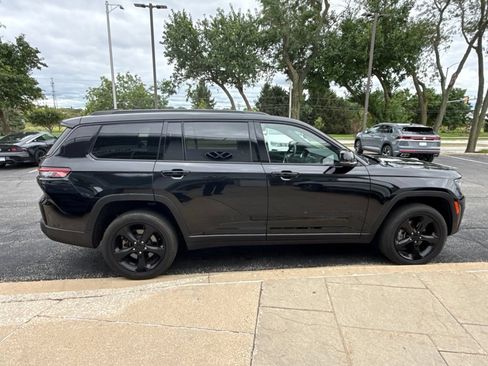 Used 2023 Jeep Grand Cherokee L Laredo AWD/4WD image 7