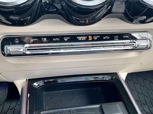 Certified 2023 Mercedes-Benz GLB 250 4MATIC image 11